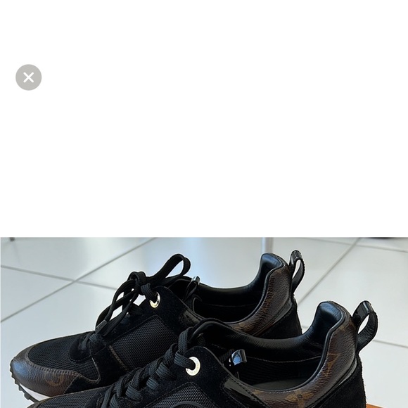 Authentic Louis Vuitton Woman’s Size 38 Black Run very beautiful is like new. - Picture 12 of 12